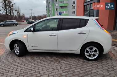 Хэтчбек Nissan Leaf 2014 в Львове