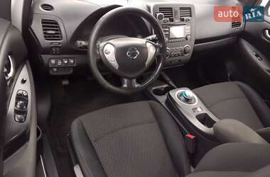 Хэтчбек Nissan Leaf 2013 в 