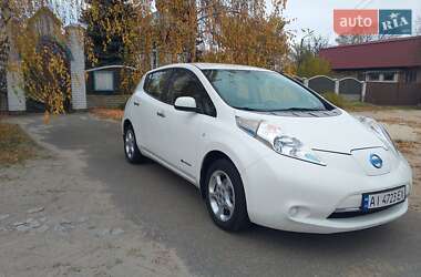 Хэтчбек Nissan Leaf 2013 в 