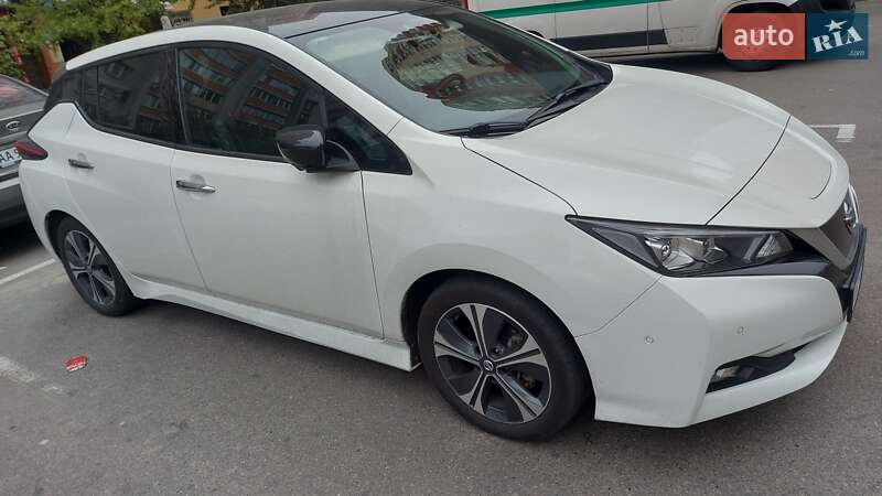 Хетчбек Nissan Leaf 2018 в Києві