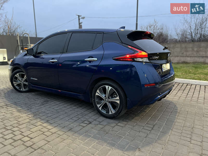 Хэтчбек Nissan Leaf 2018 в Днепре