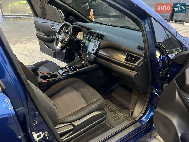 Хэтчбек Nissan Leaf 2018 в Днепре
