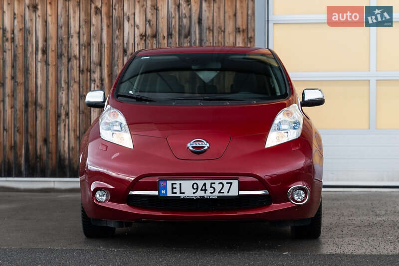 Хэтчбек Nissan Leaf 2016 в Киеве