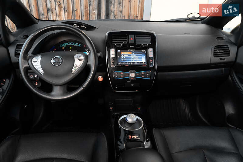 Хэтчбек Nissan Leaf 2016 в Киеве