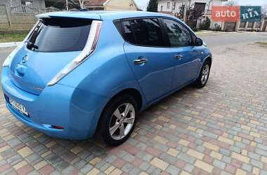 Хэтчбек Nissan Leaf 2012 в Измаиле