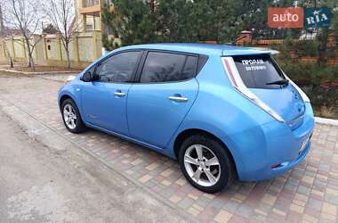 Хэтчбек Nissan Leaf 2012 в Измаиле