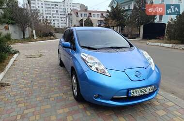 Хэтчбек Nissan Leaf 2012 в Измаиле