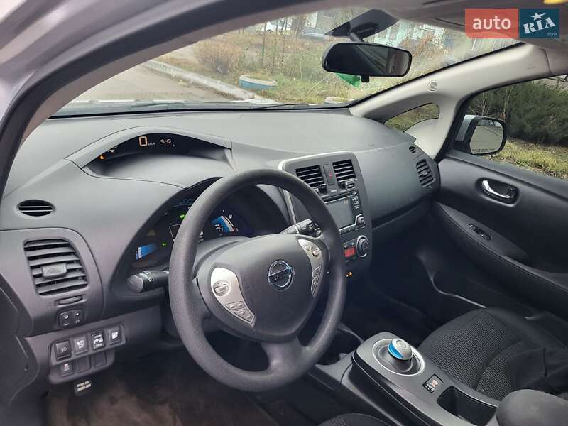 Хетчбек Nissan Leaf 2017 в Кам'янському
