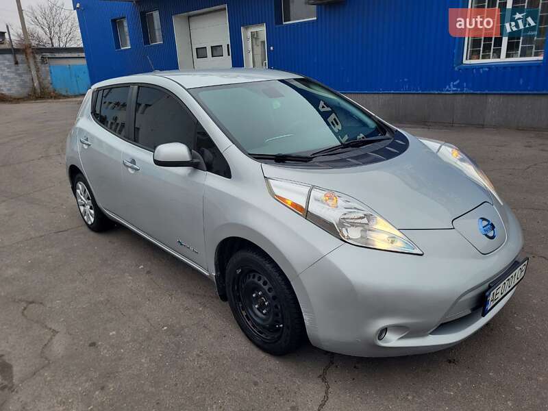 Хетчбек Nissan Leaf 2017 в Кам'янському