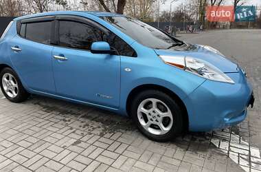 Хетчбек Nissan Leaf 2011 в Дніпрі