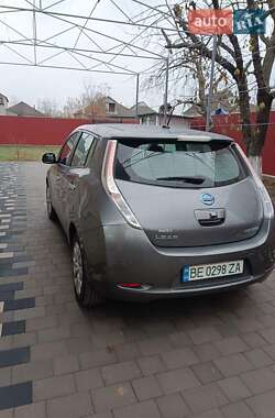 Хэтчбек Nissan Leaf 2015 в Николаеве