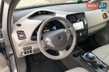 Хэтчбек Nissan Leaf 2012 в Городке