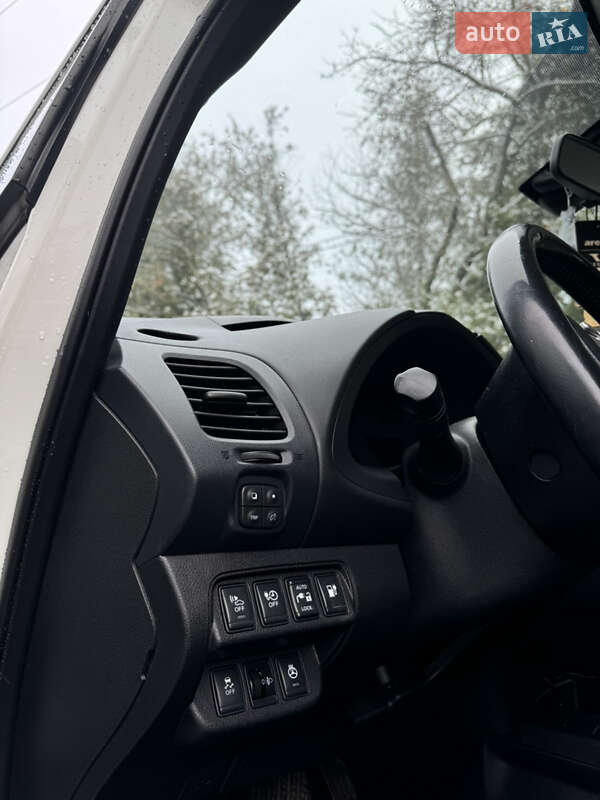 Хэтчбек Nissan Leaf 2013 в Луцке