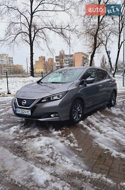 Хэтчбек Nissan Leaf 2018 в Киеве