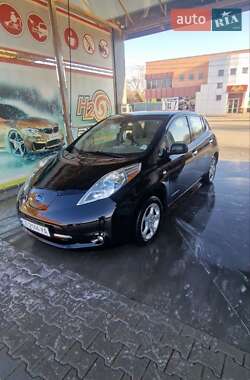 Хетчбек Nissan Leaf 2011 в Чернівцях