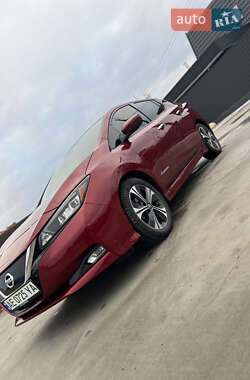 Хэтчбек Nissan Leaf 2017 в 