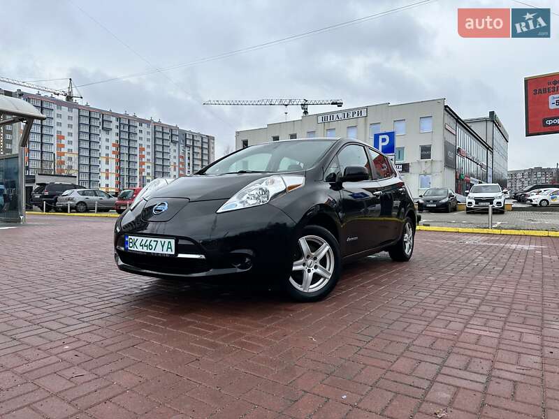 Хетчбек Nissan Leaf 2015 в Рівному