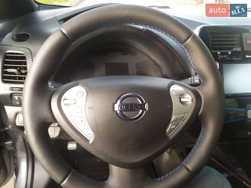 Хетчбек Nissan Leaf 2015 в Житомирі