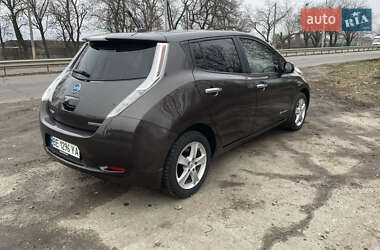 Хэтчбек Nissan Leaf 2015 в Николаеве