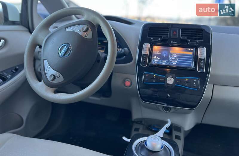 Хэтчбек Nissan Leaf 2012 в Виннице