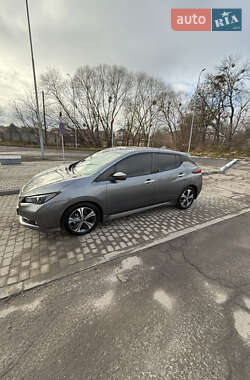 Хэтчбек Nissan Leaf 2019 в Львове