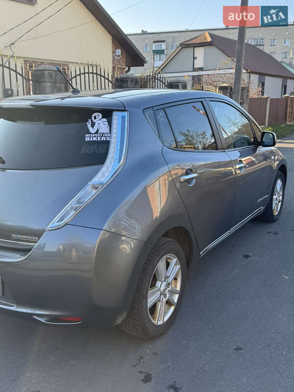 Хетчбек Nissan Leaf 2013 в Володимирі