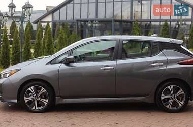 Хэтчбек Nissan Leaf 2021 в Киеве