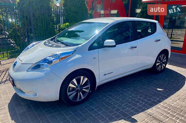 Хэтчбек Nissan Leaf 2015 в Черновцах