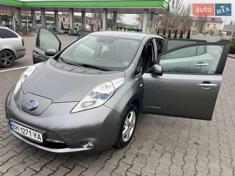 Хэтчбек Nissan Leaf 2015 в Одессе