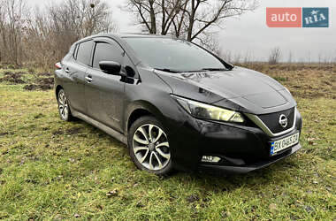 Хэтчбек Nissan Leaf 2018 в 