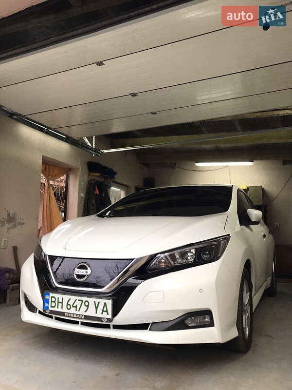 Хетчбек Nissan Leaf 2020 в Одесі