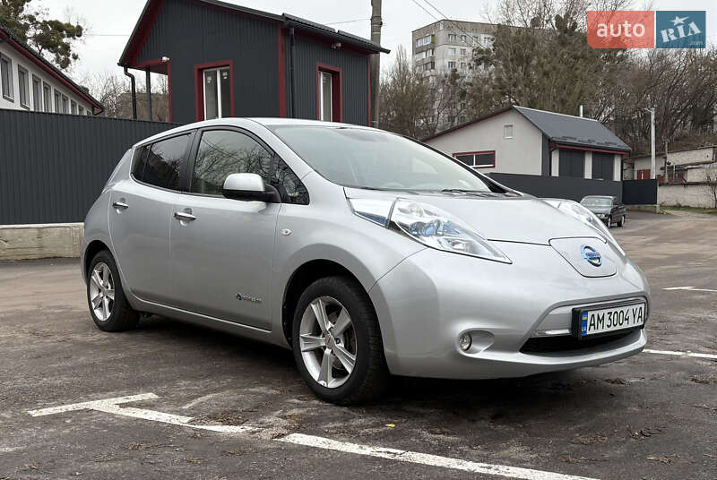 Хэтчбек Nissan Leaf 2012 в Житомире