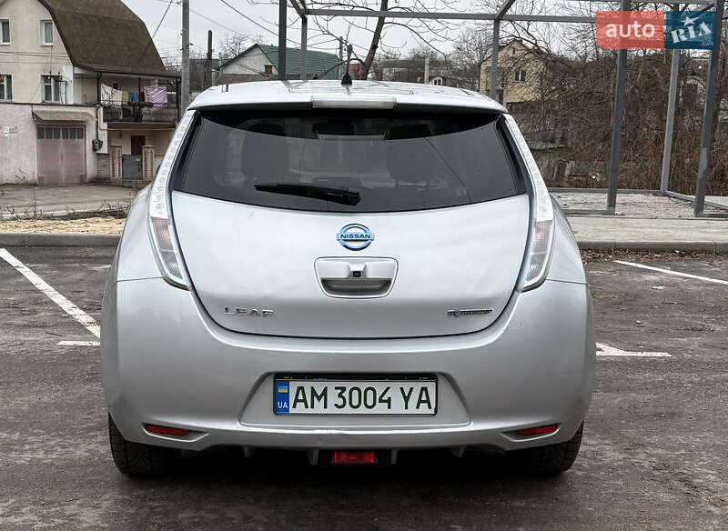 Хэтчбек Nissan Leaf 2012 в Житомире