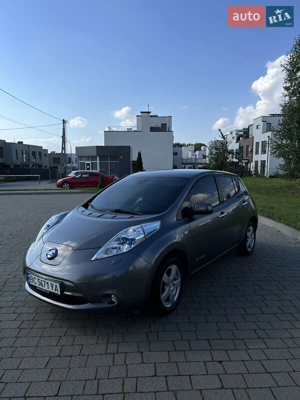Хэтчбек Nissan Leaf 2014 в Львове