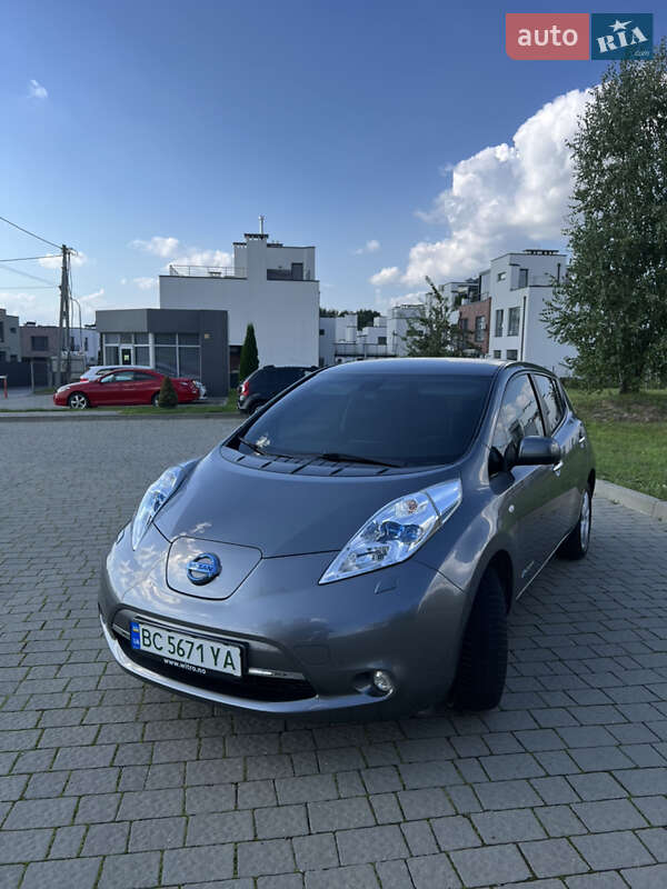 Хэтчбек Nissan Leaf 2014 в Львове