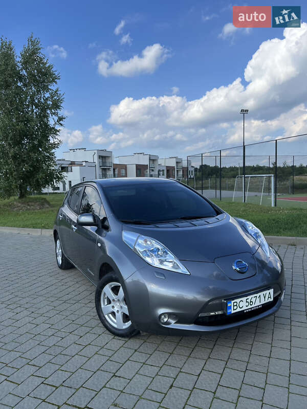 Хэтчбек Nissan Leaf 2014 в Львове