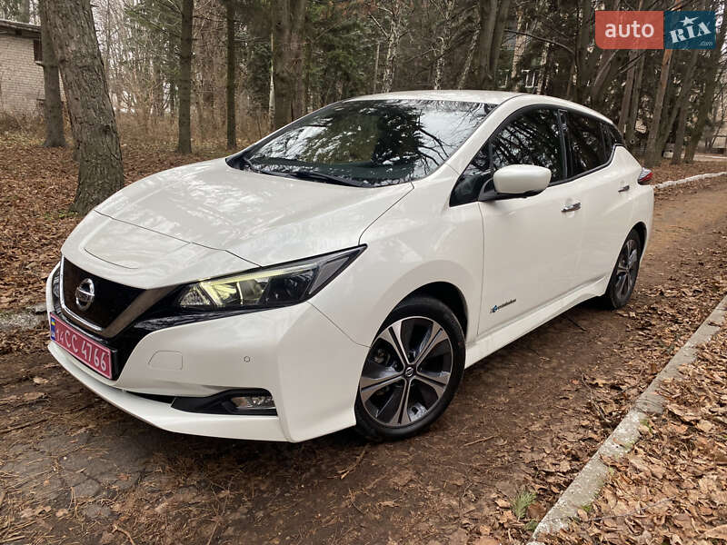 Хэтчбек Nissan Leaf 2019 в Днепре