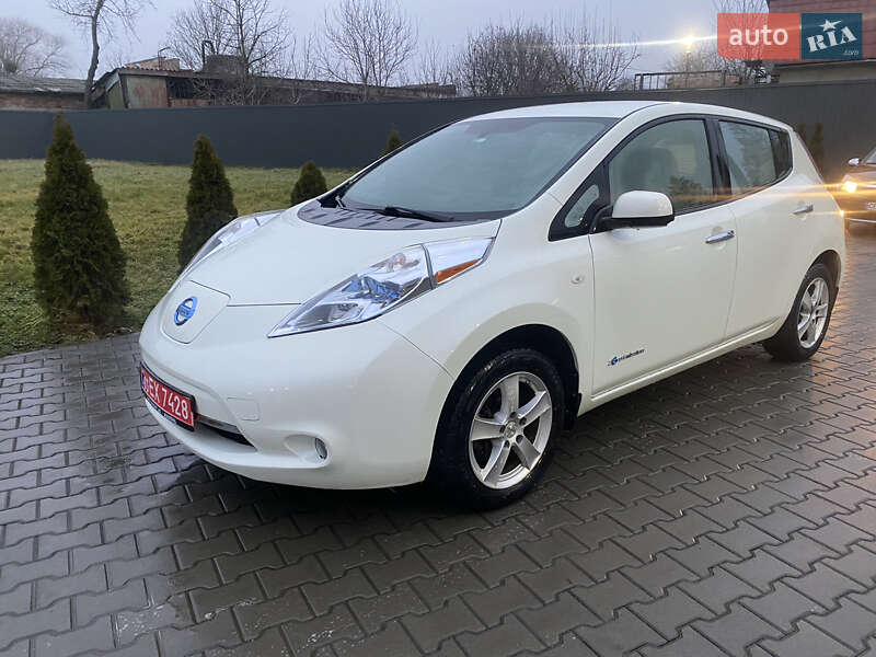 Хэтчбек Nissan Leaf 2012 в Черновцах