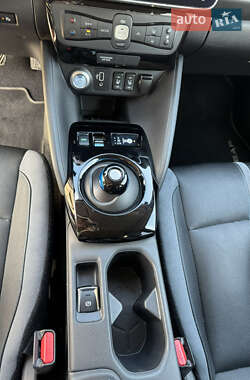 Хэтчбек Nissan Leaf 2020 в 