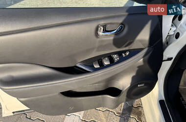 Хэтчбек Nissan Leaf 2020 в 