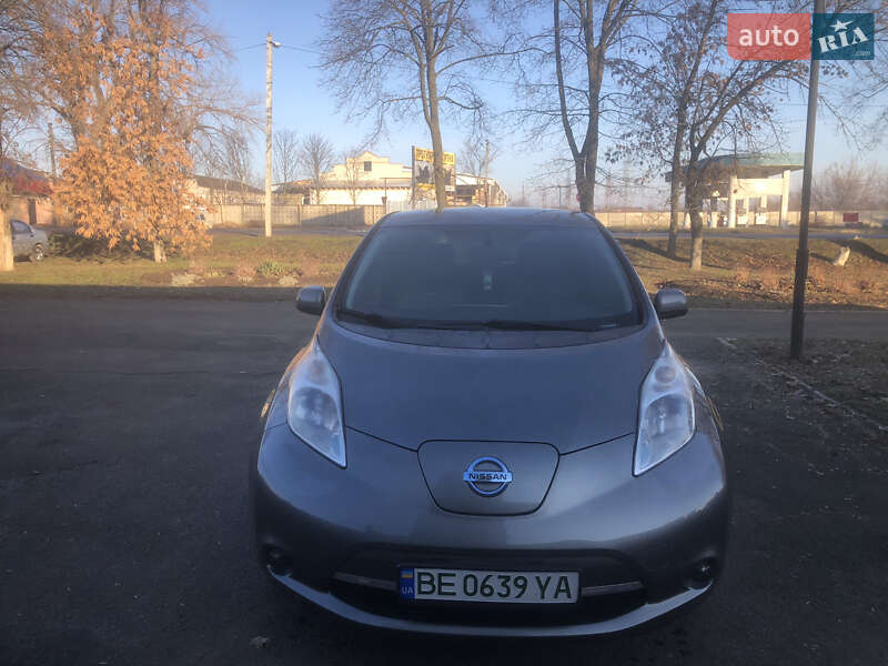 Хетчбек Nissan Leaf 2014 в Первомайську