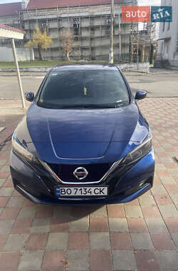 Хэтчбек Nissan Leaf 2018 в 