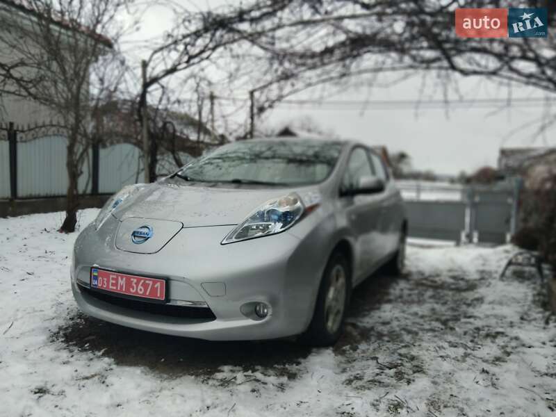 Хэтчбек Nissan Leaf 2012 в Хмельницком