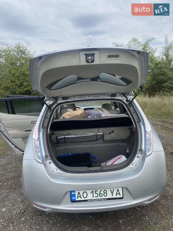 Хетчбек Nissan Leaf 2012 в Ужгороді