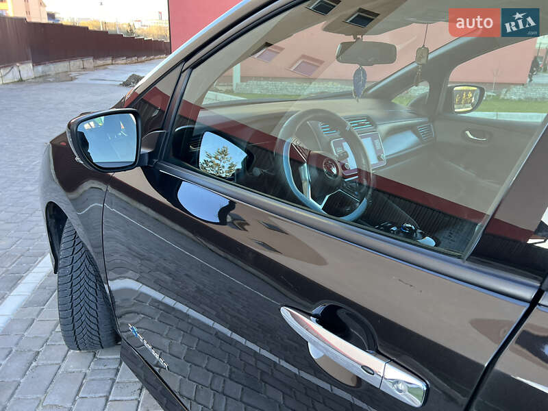 Хетчбек Nissan Leaf 2019 в Львові фото 9 Хетчбек Nissan Leaf 2019 в Львові