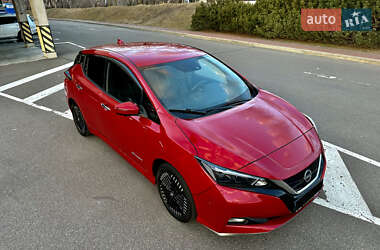 Хэтчбек Nissan Leaf 2022 в Киеве