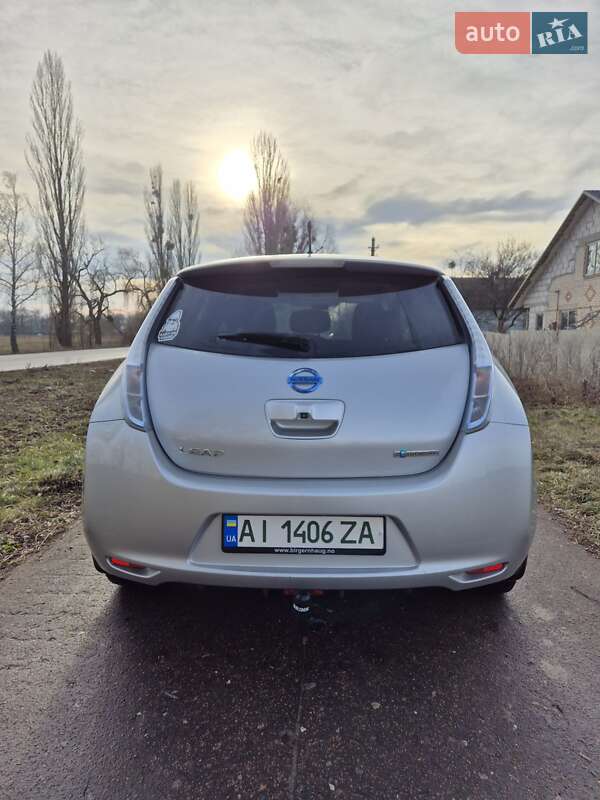 Хэтчбек Nissan Leaf 2012 в Киеве