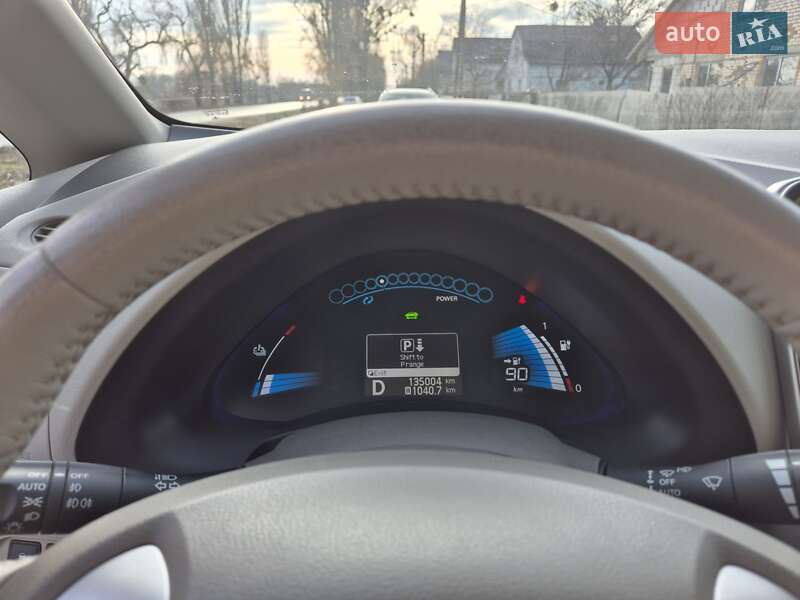 Хэтчбек Nissan Leaf 2012 в Киеве