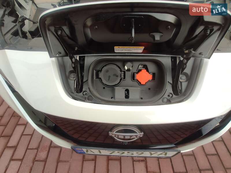 Хэтчбек Nissan Leaf 2023 в Белой Церкви