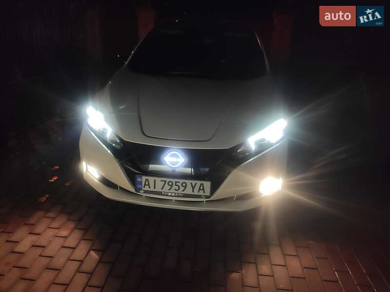 Хэтчбек Nissan Leaf 2023 в Белой Церкви